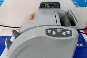 MÁY ĐẾM TIỀN GLORY JP5500W